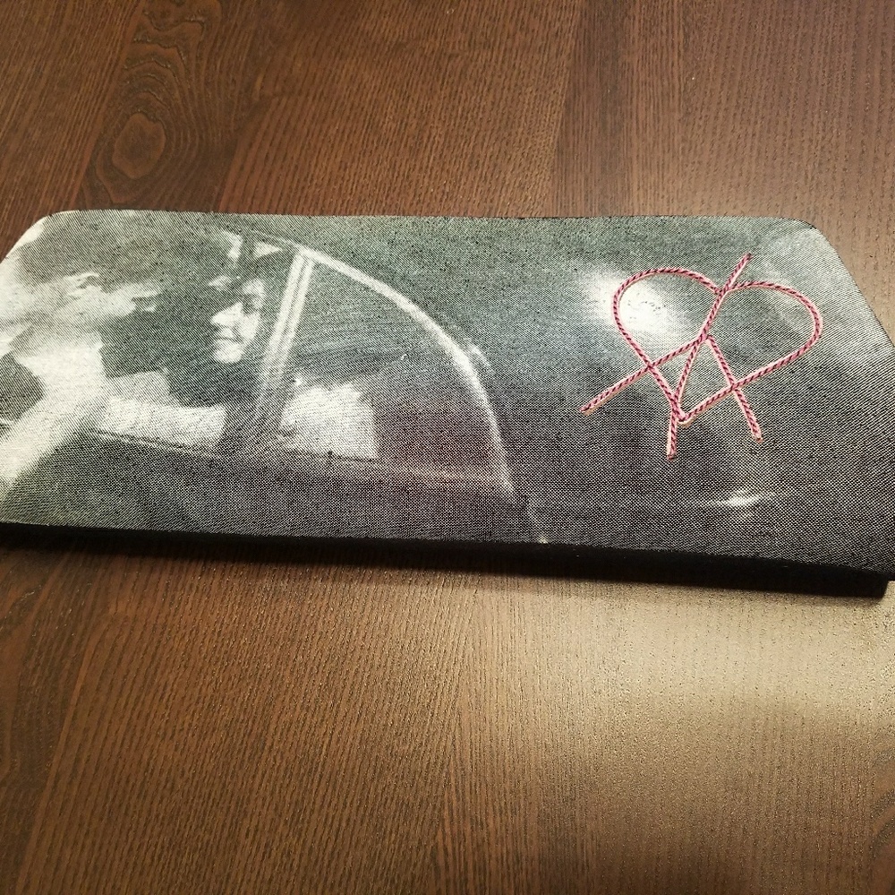 Clutch purse
